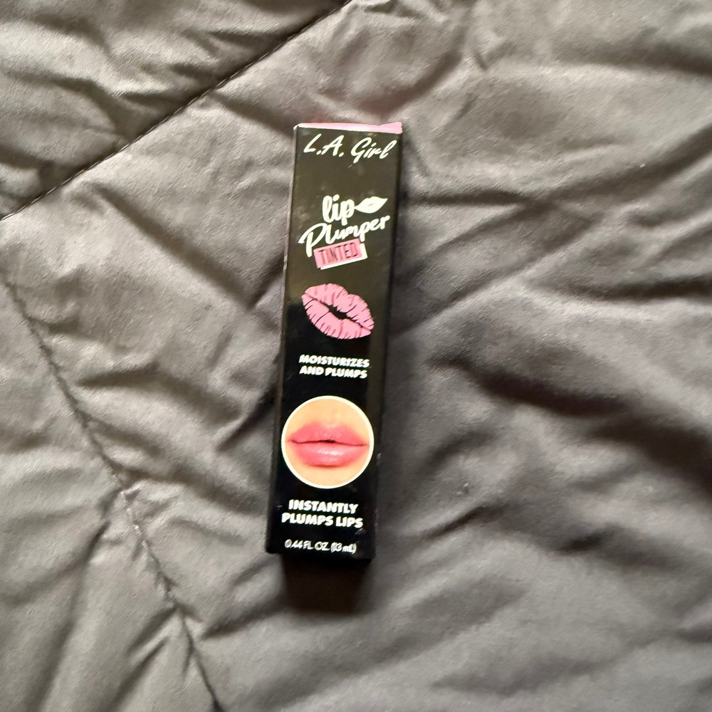 L.A. Girl Tinted Lip Plumper Women 0.44oz Tickled GLP527 New Pink Moisturizing - Picture 2 of 7
